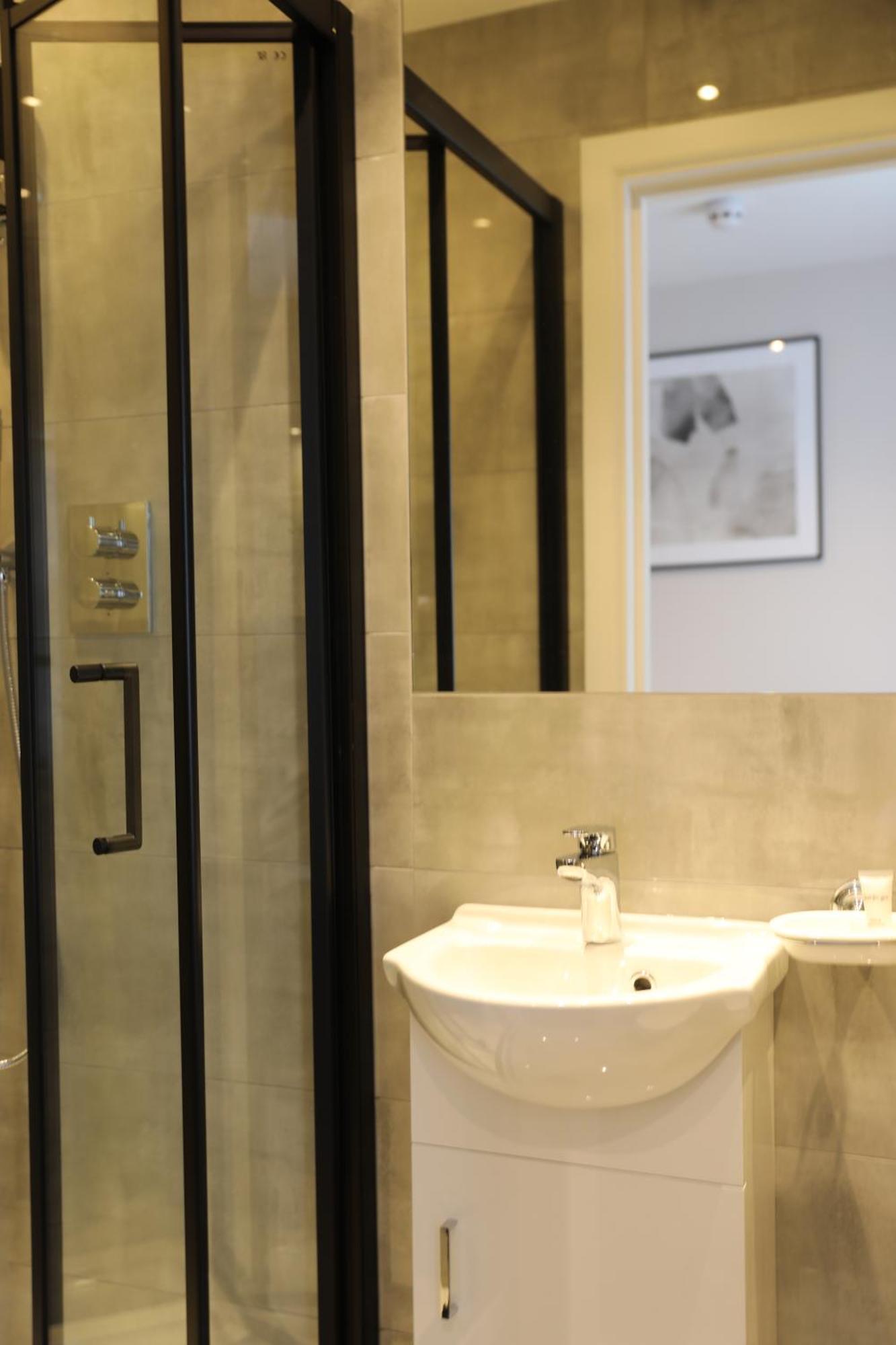 Reem Hotel Лондон Екстер'єр фото