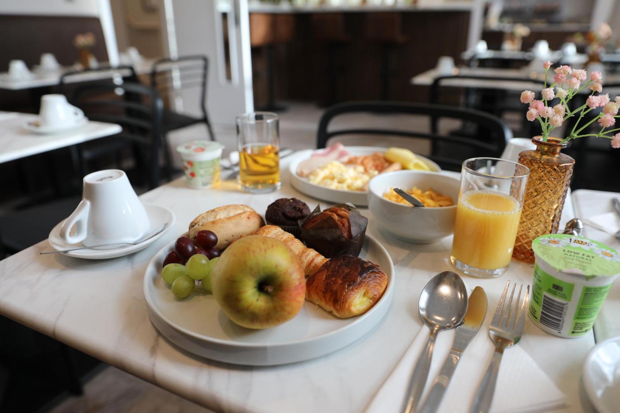 Reem Hotel Лондон Екстер'єр фото
