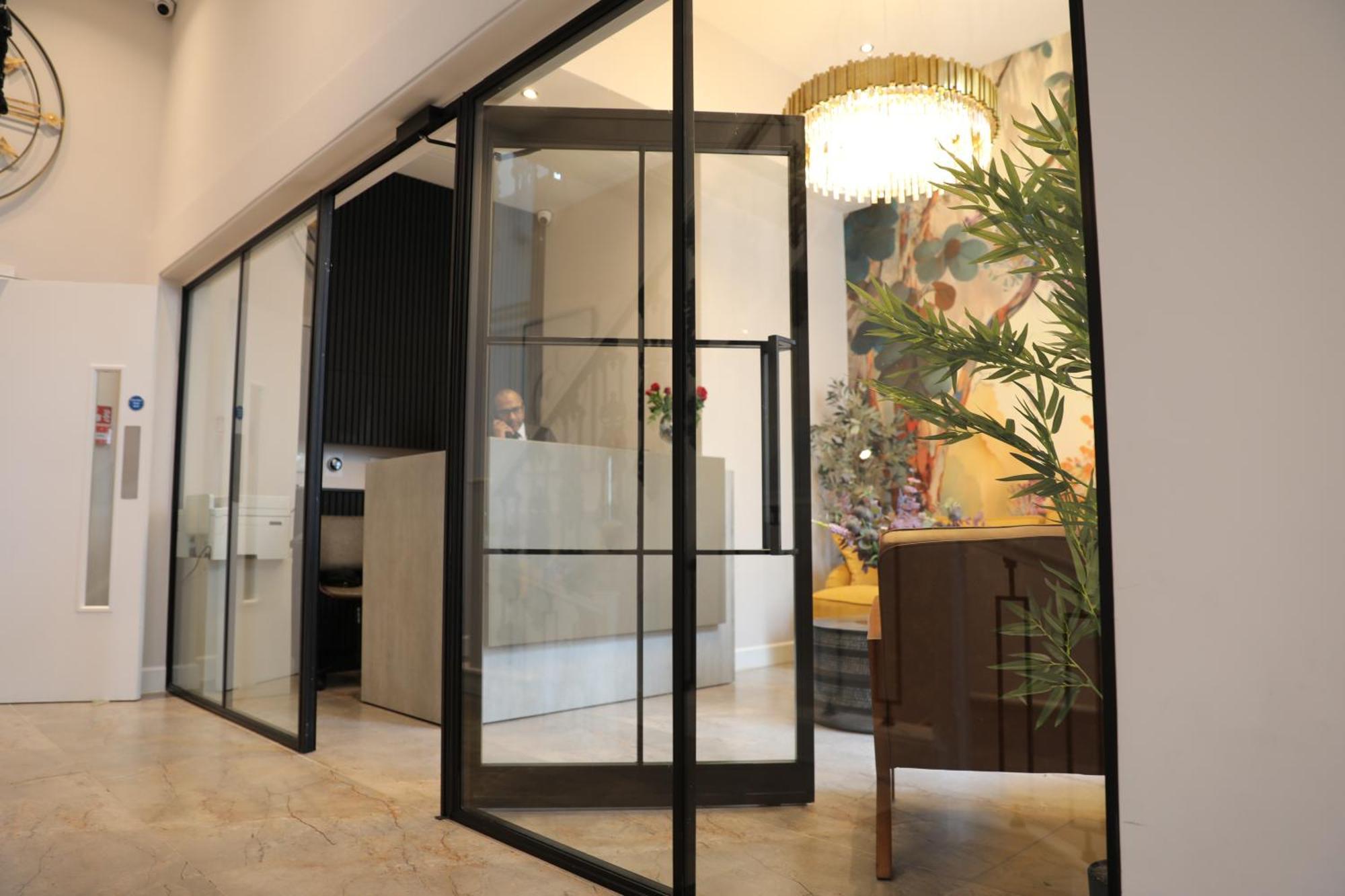 Reem Hotel Лондон Екстер'єр фото